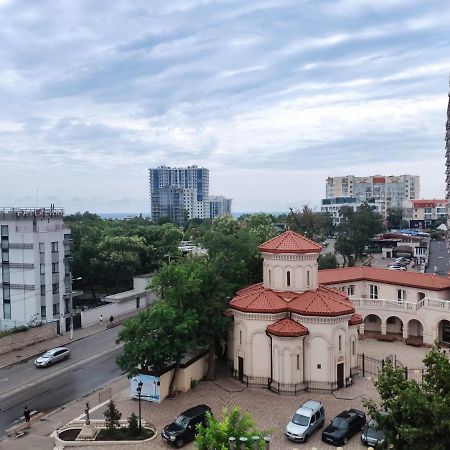 Квартира На 10-Й Фонтана Lejlighed Odessa Eksteriør billede